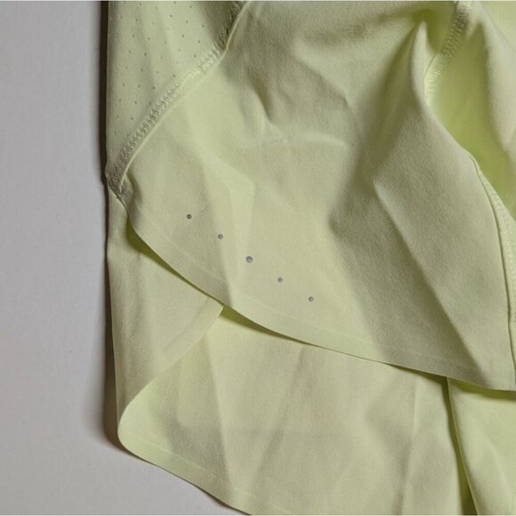 Athleta Run With It 3.5" Shorts Featherweight Stretch Semi-Fitted Mid-Rise L NWT - Picture 10 of 14